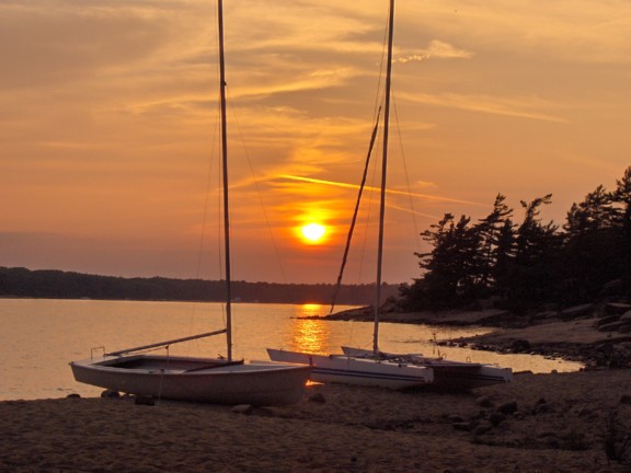 Photo: Sunset Over the Masts
Photographer: Elke Lingen
File: JPEG 56 kB