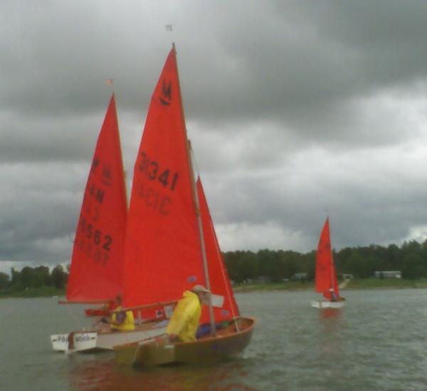 Photo: Start of the First Race
Photographer: Derek Pugh
File: JPEG 23 kB