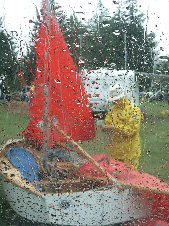 Photo: Aleid Gets his Boat Ready in the Rain
Photographer: Paulette Tae
File: JPEG 216 kB