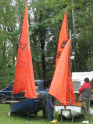 Photo: Les and Mat Bienczyk get some help tuning their boats Sunday Morning
Photographer: Stephen Steel
File: JPEG 71 kB