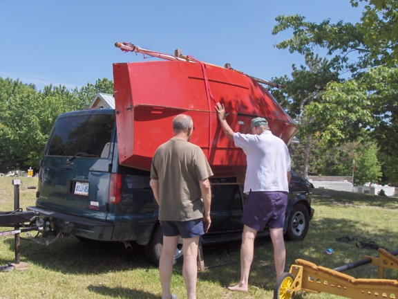 Photo: Then Tip It Up Against the Van and Lift
Photographer: Elke Lingen