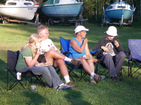 Photo: The Steel Family had to Make Do with their Laps
Photographer: Aleid Brendeke