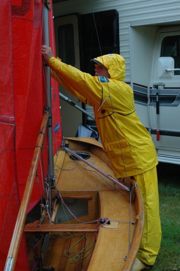 Photo: Aleid Is Bundled Up Against the Rain