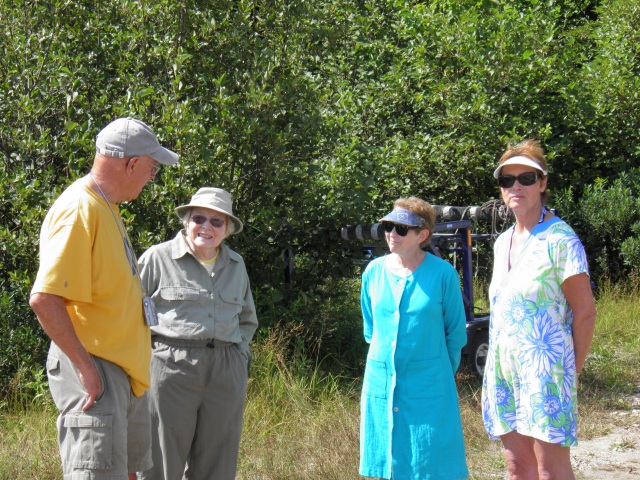 Photo: Graham, Mary Jane, Linda and Ynskje on the Beach