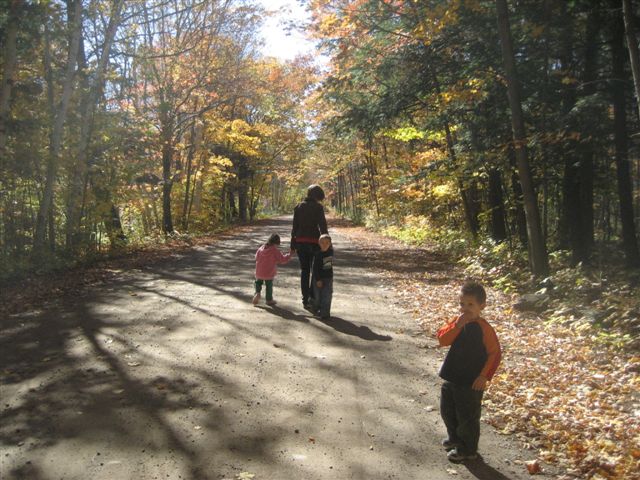 Photo: Marika Takes Taya and Wyatt for a Walk, While Kayden Poses