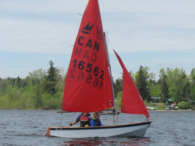 Photo: Heather and Daisy Head to the Leeward Mark